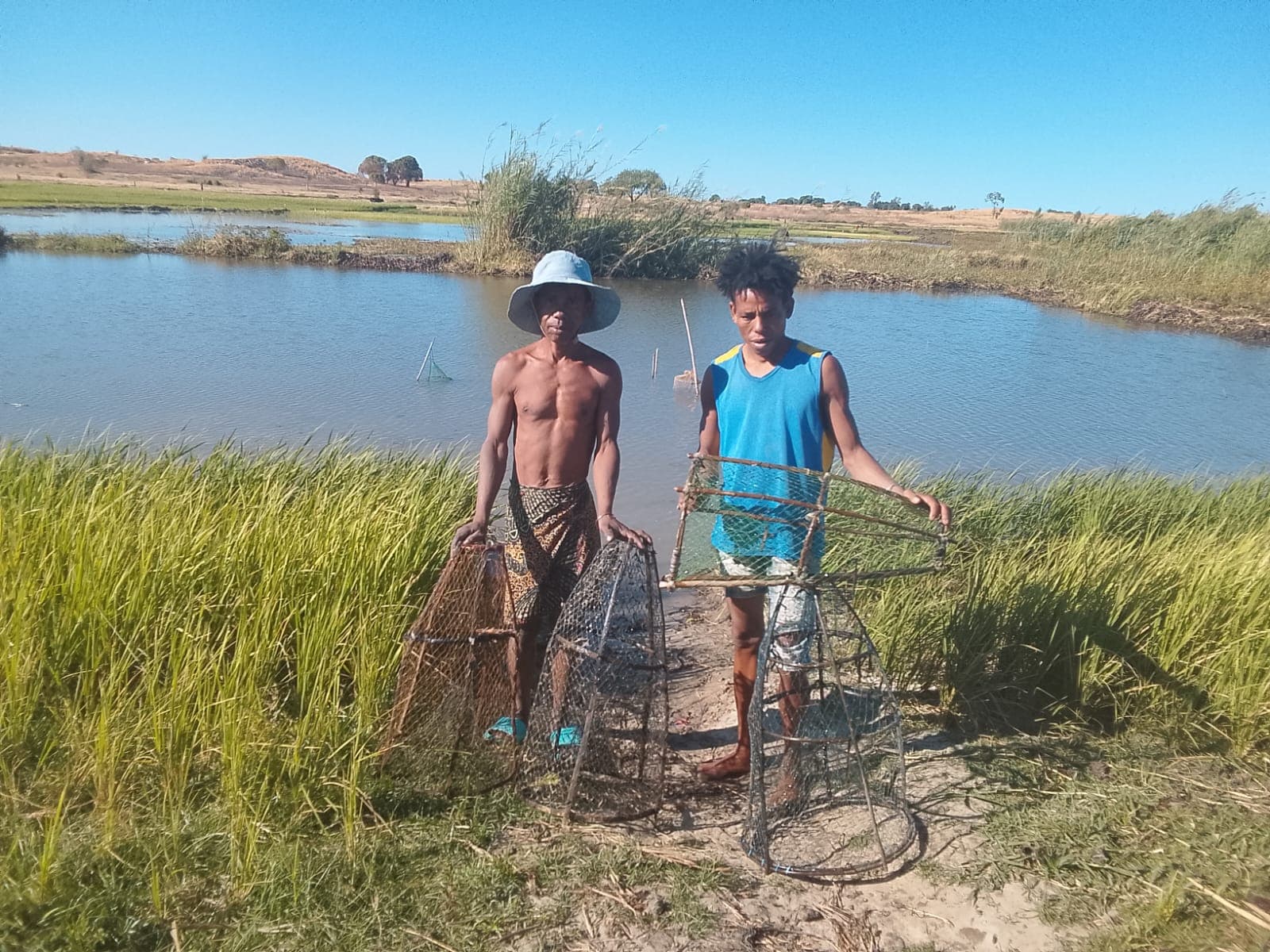 Community members on a RÔGO Madagasikara conservation site